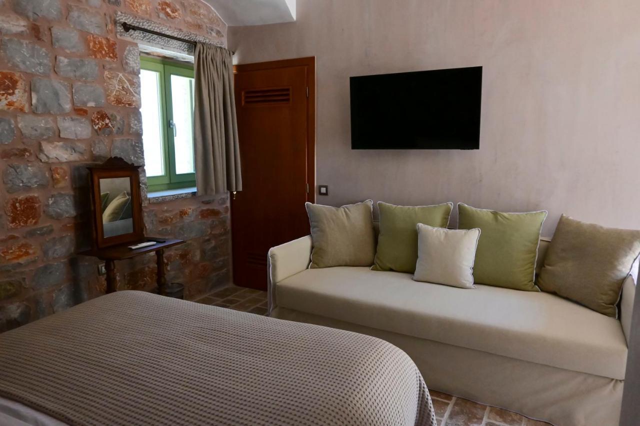 Arapis Rooms & Suites Agios Kiprianos Buitenkant foto