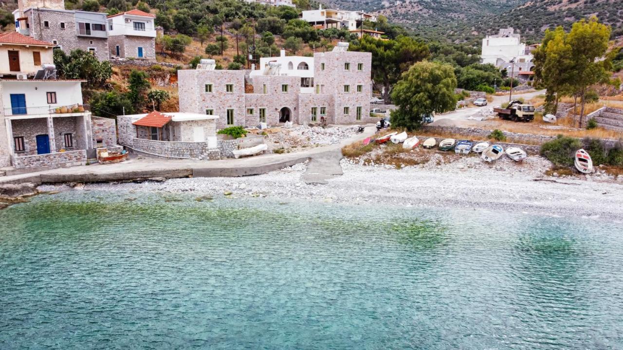 Arapis Rooms & Suites Agios Kiprianos Buitenkant foto